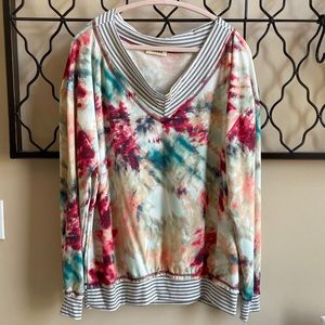 Vneck tie dye lightweight sweatshirt size L 🆕
